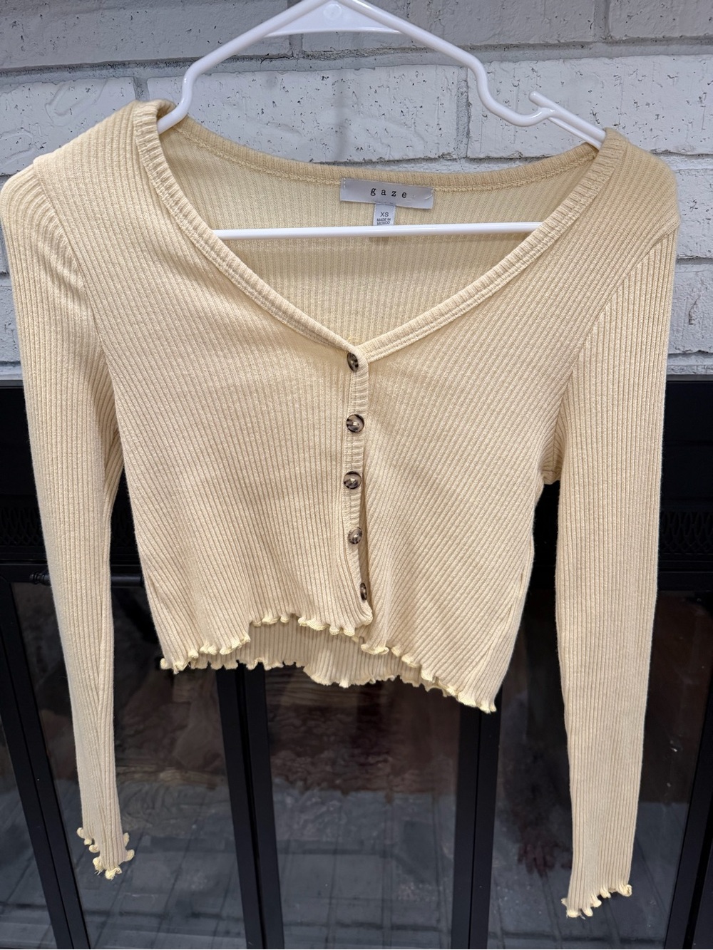 gaze Light Yellow Ribbed Button-Front Long Sleeve Crop Top